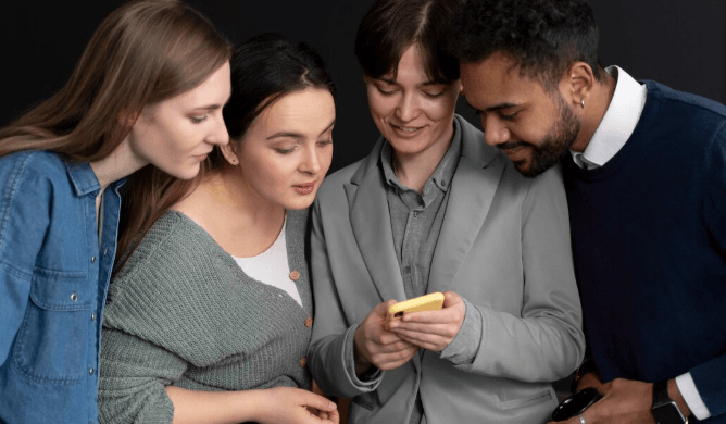 How Smartphones Quietly Became the Center of the Digital Economy