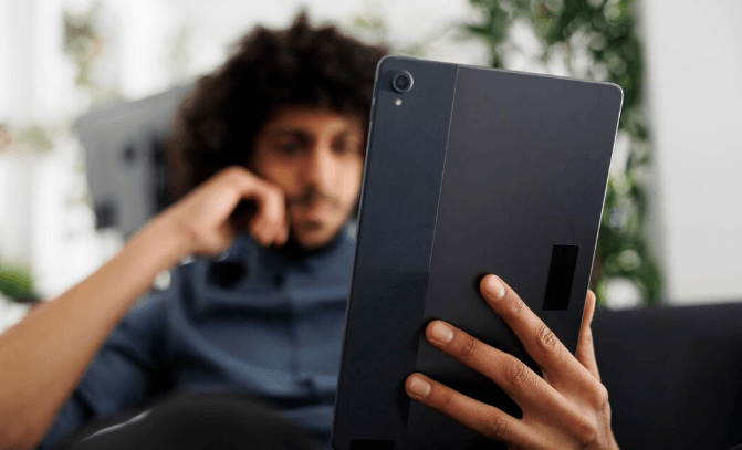 How Samsung’s Expanding Slidable Display Could Finally Kill the Tablet