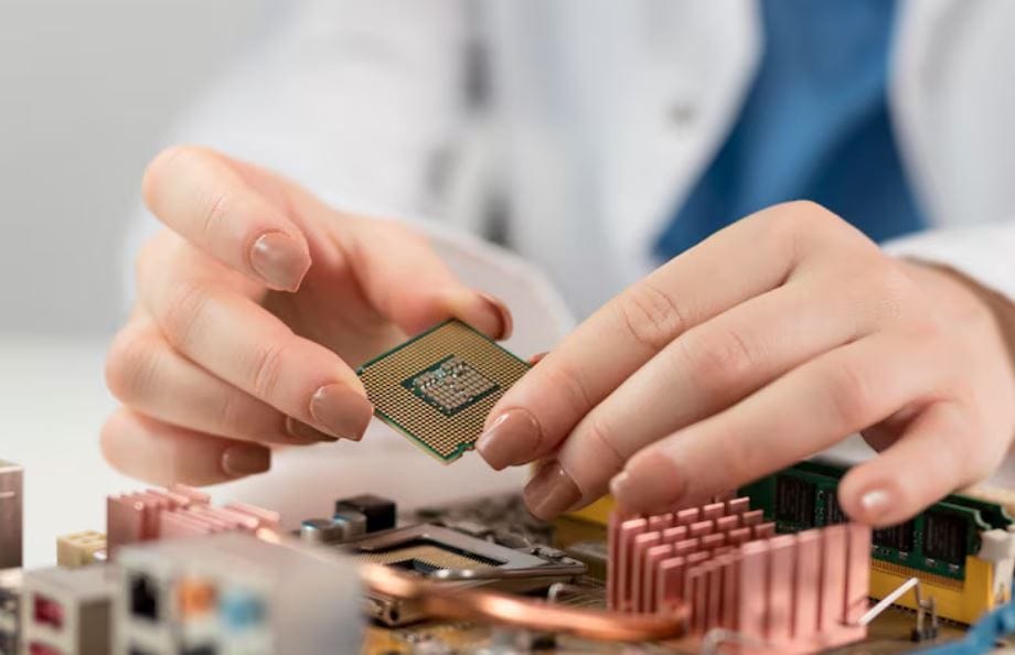 How Qualcomm’s New Chip Bridges the Gap Between Phones and Supercomputers