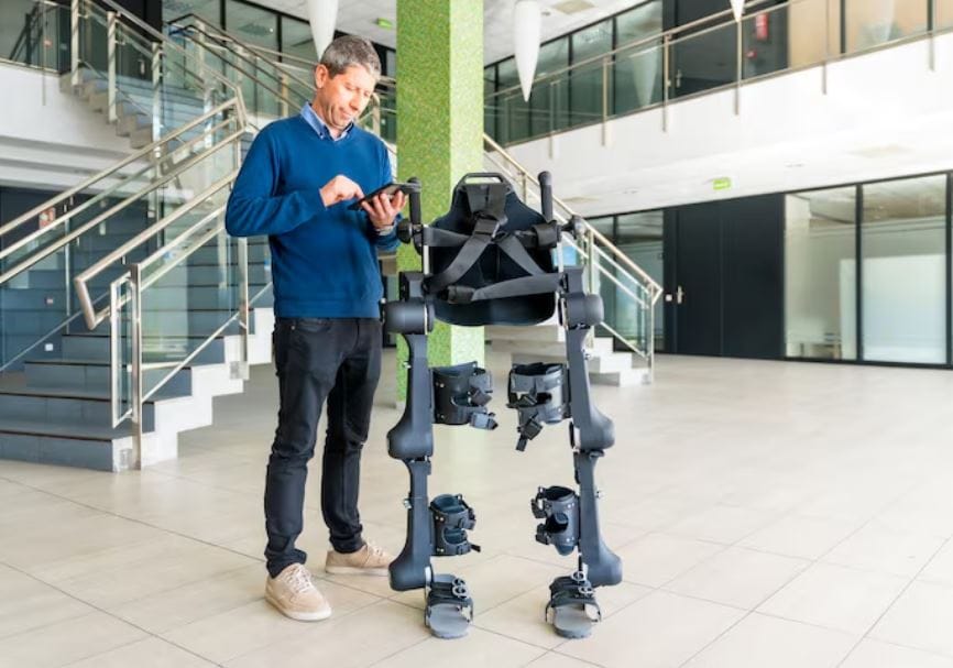 Why the Military is Equipping Soldiers with Exoskeletons