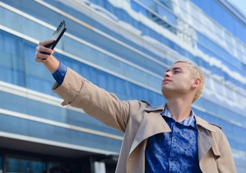 Europe’s Anti–Big Tech Smartphone Movement Is Gaining Momentum