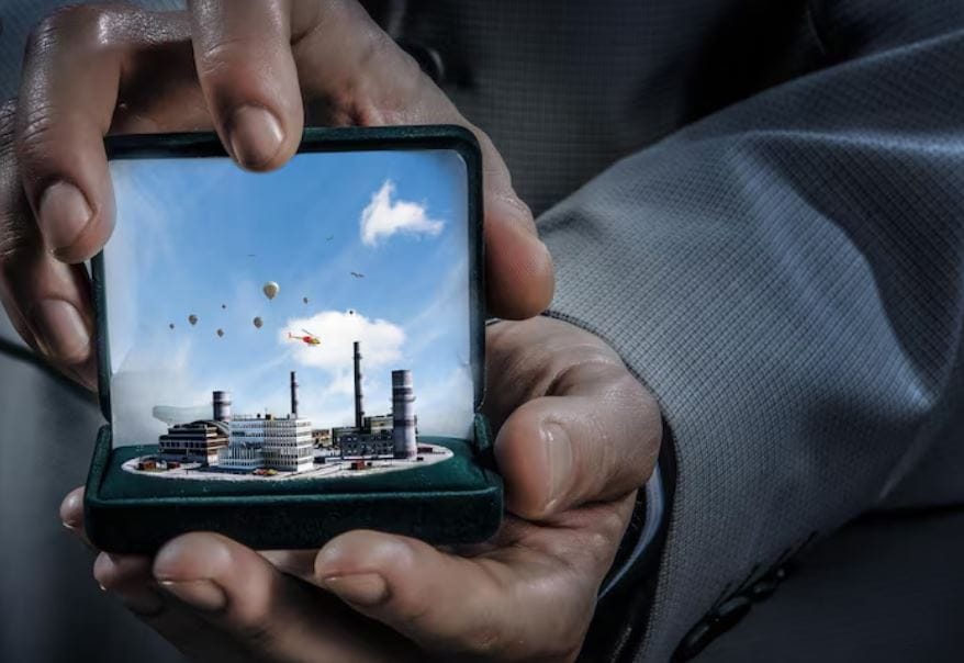 The Engineering Marvel Behind the World’s First Zero-Crease Foldable Phone